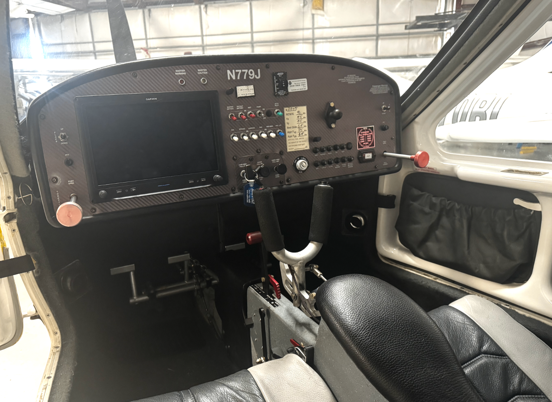 Glass-panel cockpit of club aircraft N779J